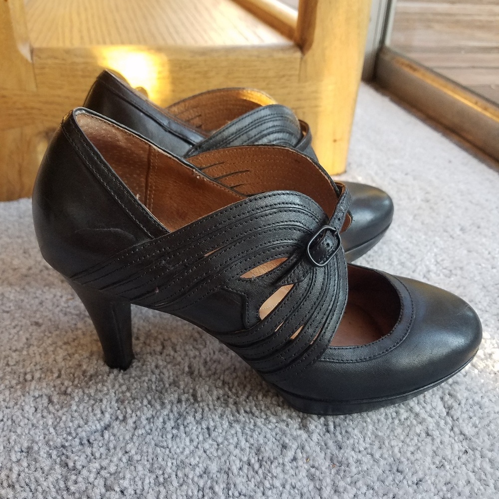 Clarks Black Leather Mary Jane Heels